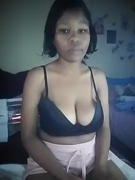 Snapshot of Seductive_Yellow_Titties chatting on September 17, 2025, 7:32 am Seductive Yellow Titties online show from September 17, 2025, 7:32 am