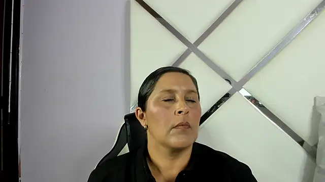 KikaDuque online show from July 29, 2026, 7:46 pm