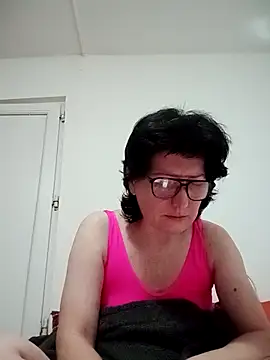 Vera Elle online show from February 24, 2026, 10:32 pm