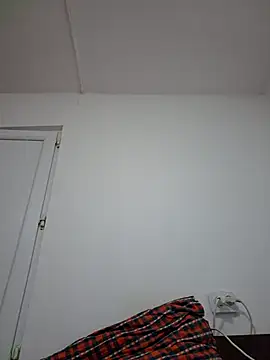 Vera Elle online show from March 18, 2026, 7:37 pm