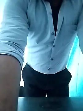 hunk28 6 online show from November 9, 2025, 8:40 am