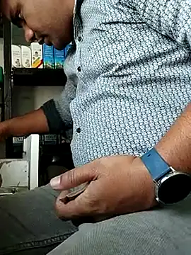 hunk28 6 online show from November 26, 2025, 7:08 am