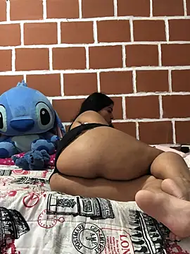 Rachellcooperrr online show from March 29, 2026, 8:32 pm