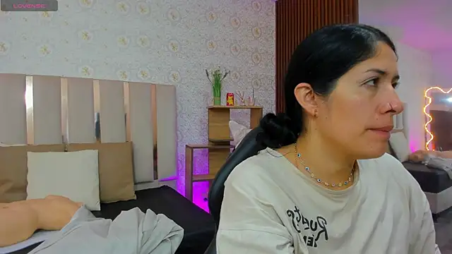 BLUE TAY1 online show from October 11, 2025, 11:44 am