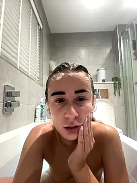 SexyySiSi online show from October 14, 2025, 5:35 pm