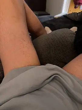 Snapshot of Hansonbloux chatting on September 15, 2025, 11:49 pm Hansonbloux online show from September 15, 2025, 11:49 pm