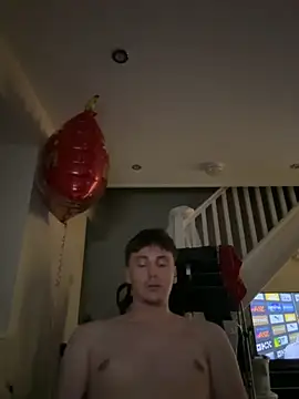 Snapshot of Hansonbloux chatting on October 5, 2025, 11:06 pm Hansonbloux online show from October 5, 2025, 11:06 pm