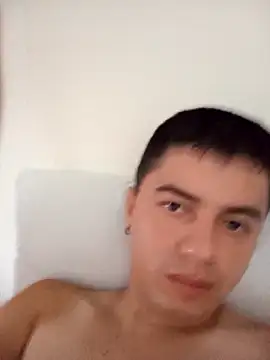 Snapshot of andresSalasSS chatting on April 15, 2026, 9:48 pm andresSalasSS online show from April 15, 2026, 9:48 pm