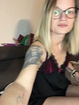 Lesamantssexy online show from February 17, 2026, 7:22 pm