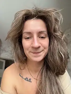 EvvaMur online show from April 21, 2026, 2:51 am