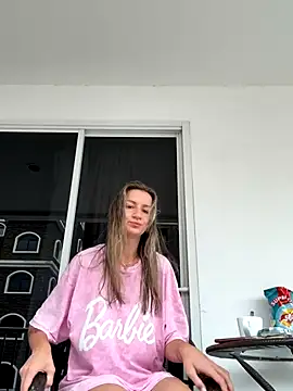 EvvaMur online show from November 18, 2025, 1:43 am