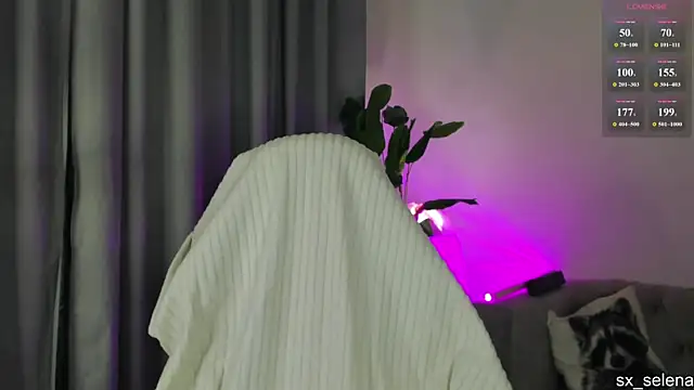 Ice Strawberry online show from August 8, 2026, 2:40 am