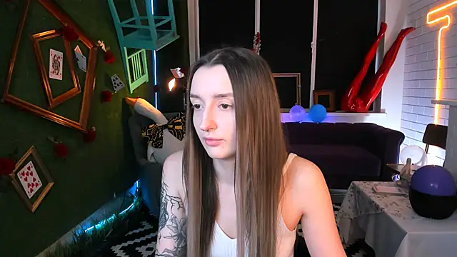 Snapshot of AliceLids chatting on October 6, 2025, 12:50 pm AliceLids online show from October 6, 2025, 12:50 pm