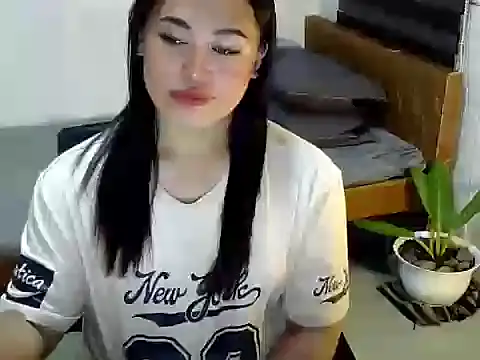 Snapshot of Annierose_ts chatting on October 2, 2025, 9:18 pm Annierose ts online show from October 2, 2025, 9:18 pm