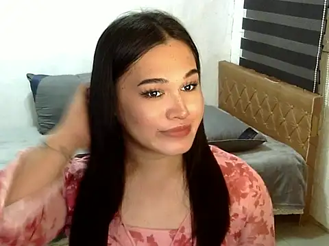 Snapshot of Annierose_ts chatting on September 13, 2025, 8:14 am Annierose ts online show from September 13, 2025, 8:14 am