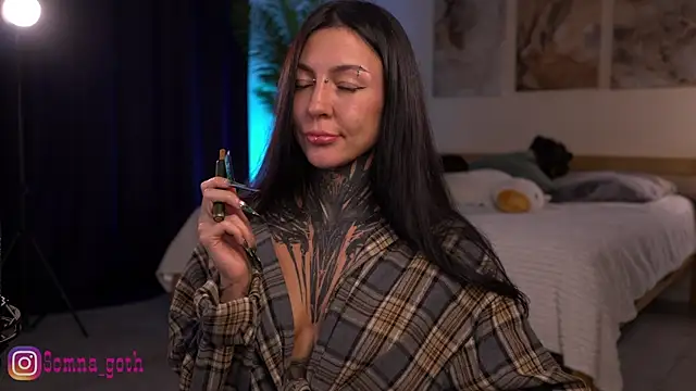 Alise Eve  online show from March 31, 2026, 5:37 pm