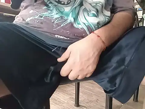 Snapshot of BabyBearMilk chatting on February 15, 2026, 6:07 pm BabyBearMilk online show from February 15, 2026, 6:07 pm