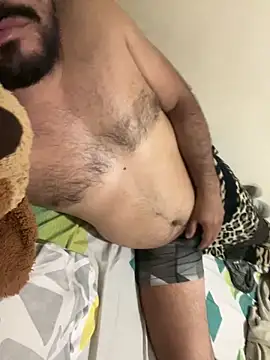 Snapshot of MichaelBear_21 chatting on May 25, 2026, 11:42 am MichaelBear 21 online show from May 25, 2026, 11:42 am