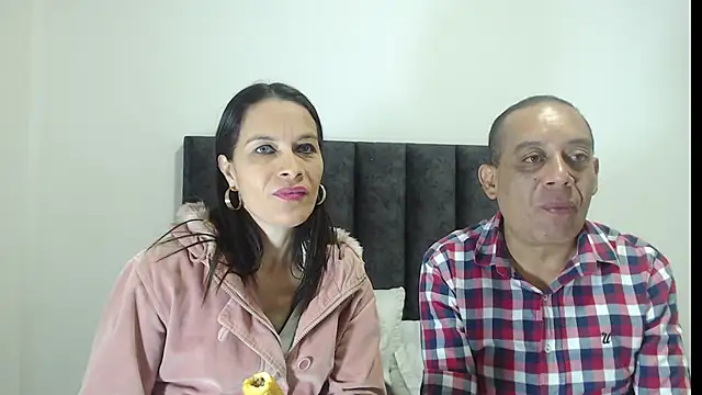 GabrielandAbigail online show from November 29, 2025, 1:22 pm