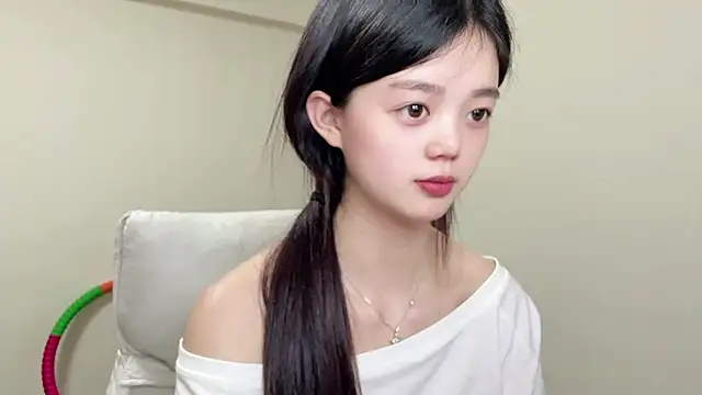 Nicole-13 online show from May 18, 2026, 2:44 pm
