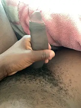 Snapshot of midravelta chatting on October 1, 2025, 5:45 am midravelta online show from October 1, 2025, 5:45 am