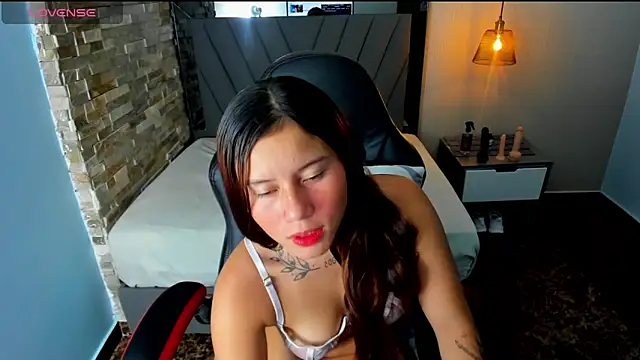 MARINETOMMY online show from September 18, 2025, 2:36 am