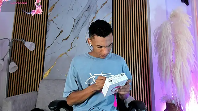 JulienSaint online show from December 3, 2025, 12:15 pm