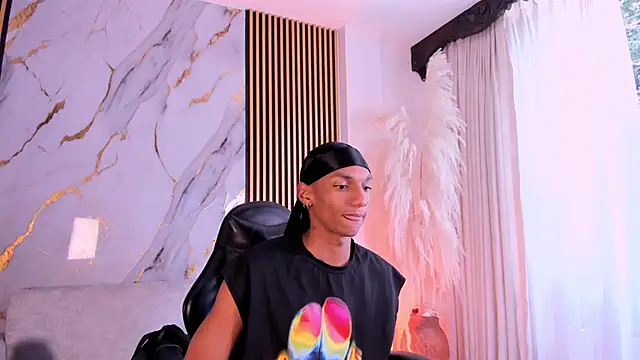 JulienSaint online show from October 5, 2025, 2:08 pm