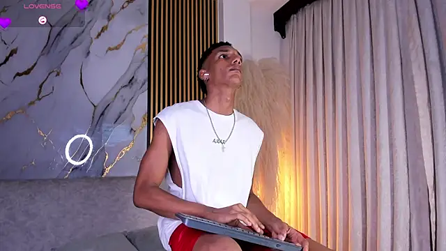 Snapshot of JulienSaint chatting on March 2, 2026, 11:17 am JulienSaint online show from March 2, 2026, 11:17 am