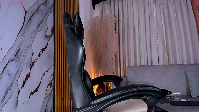 Snapshot of JulienSaint chatting on February 20, 2026, 12:18 pm JulienSaint online show from February 20, 2026, 12:18 pm