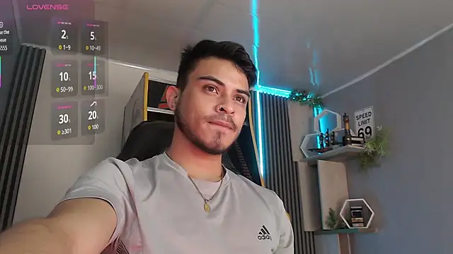 Bastian MCcormick online show from November 3, 2025, 12:53 pm