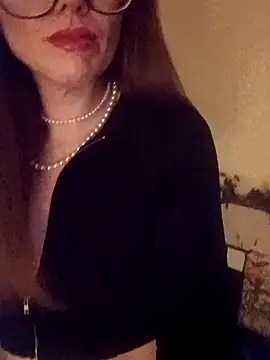 NovaVade online show from November 11, 2025, 9:04 am