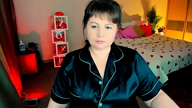 CrystaalStaar online show from February 18, 2026, 7:32 pm