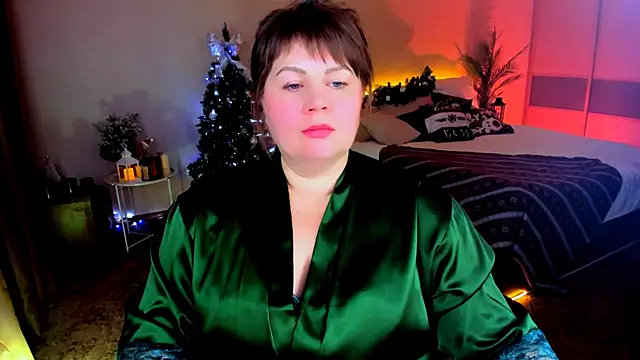 CrystaalStaar online show from December 13, 2025, 8:04 pm