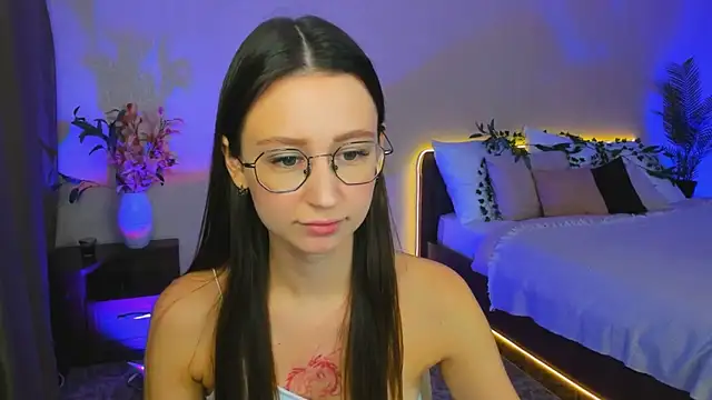 YourLovellyStory online show from September 30, 2025, 4:35 pm