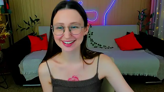 YourLovellyStory online show from April 3, 2026, 6:03 pm