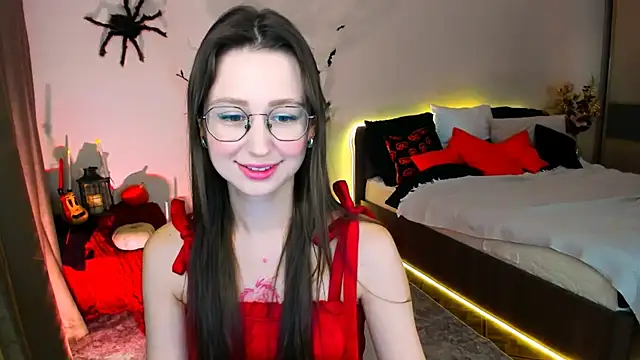 YourLovellyStory online show from November 3, 2025, 11:25 am