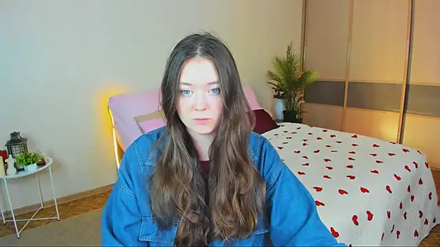 AlluringLookk online show from May 21, 2026, 4:37 pm