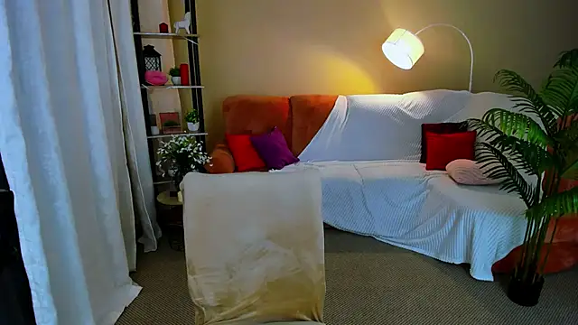 AlluringLookk online show from February 20, 2026, 4:31 pm