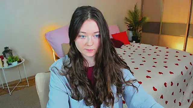 AlluringLookk online show from May 22, 2026, 4:16 pm