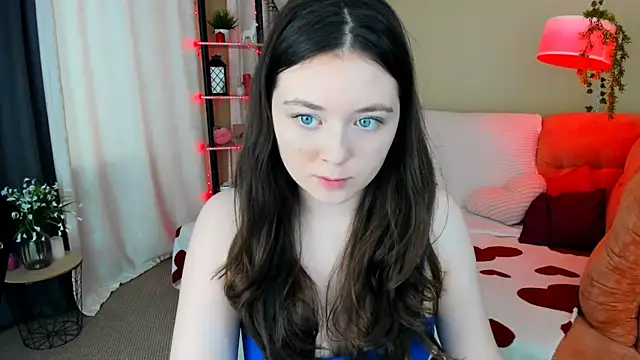Snapshot of AlluringLookk chatting on June 27, 2026, 9:15 am AlluringLookk online show from June 27, 2026, 9:15 am