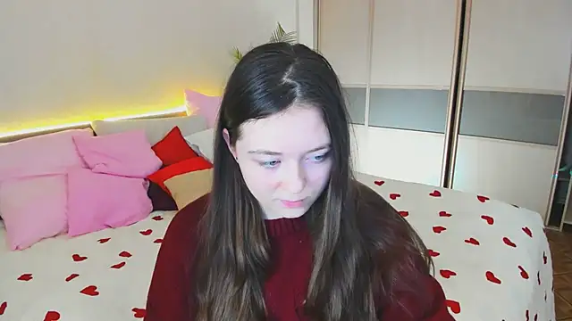 AlluringLookk online show from March 19, 2026, 4:40 pm