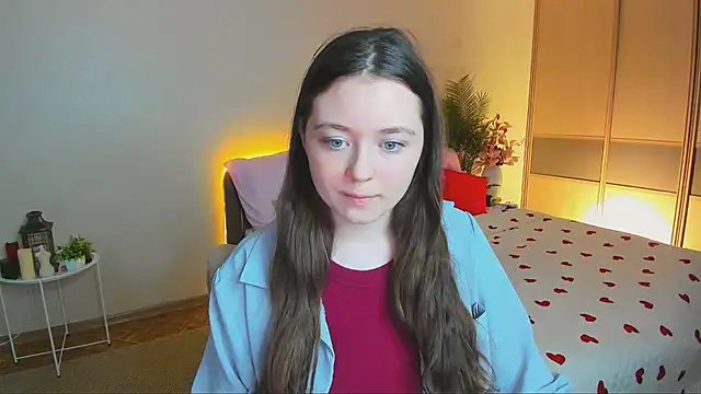AlluringLookk online show from May 17, 2026, 4:51 pm
