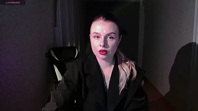 AngelicaHollywood online show from June 3, 2026, 8:13 pm