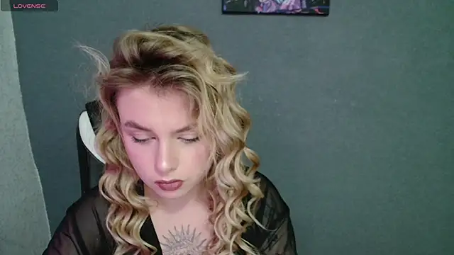 AngelicaHollywood online show from October 26, 2025, 8:09 pm