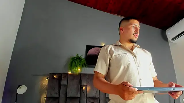 MrFox   online show from March 3, 2026, 7:32 pm