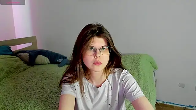 Beatrisss online show from February 9, 2026, 3:59 am