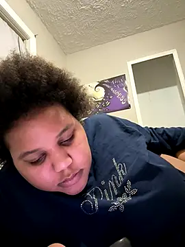 chocolate bella online show from December 13, 2025, 8:15 pm