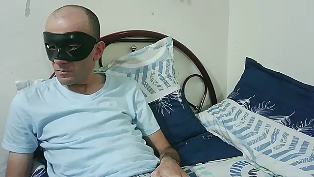 coplehot27 online show from November 6, 2025, 3:49 pm