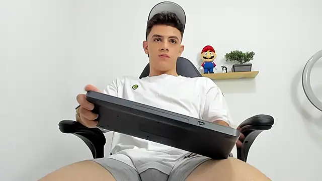 Mikecooper online show from September 24, 2025, 2:07 am